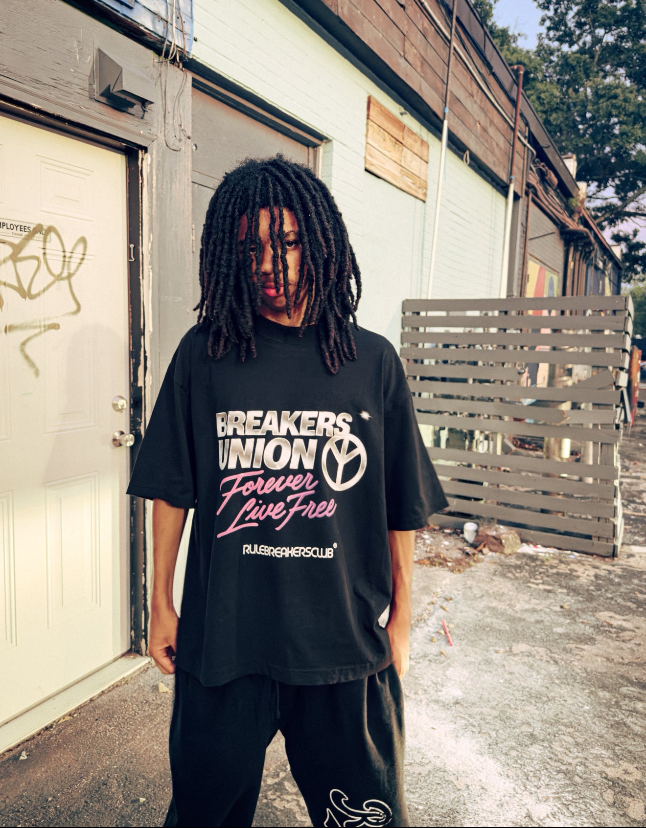 BREAKERS UNION TEE