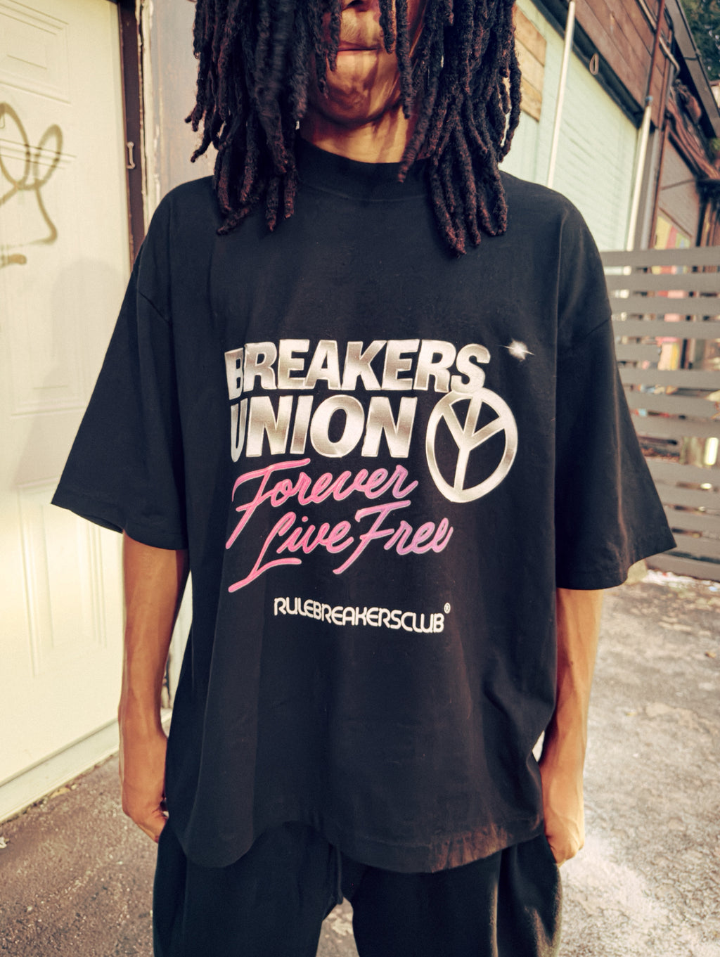 BREAKERS UNION TEE